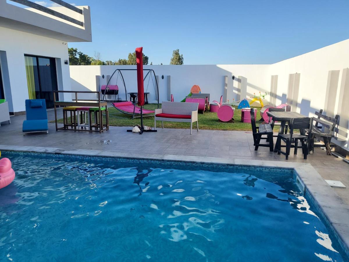 הוילה Yasmine Limo'S House מראה חיצוני תמונה