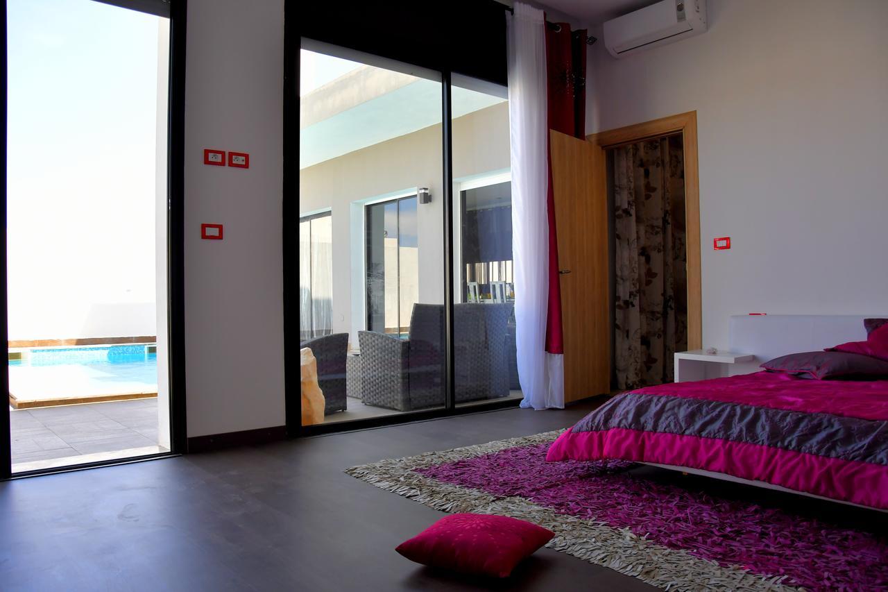 הוילה Yasmine Limo'S House מראה חיצוני תמונה