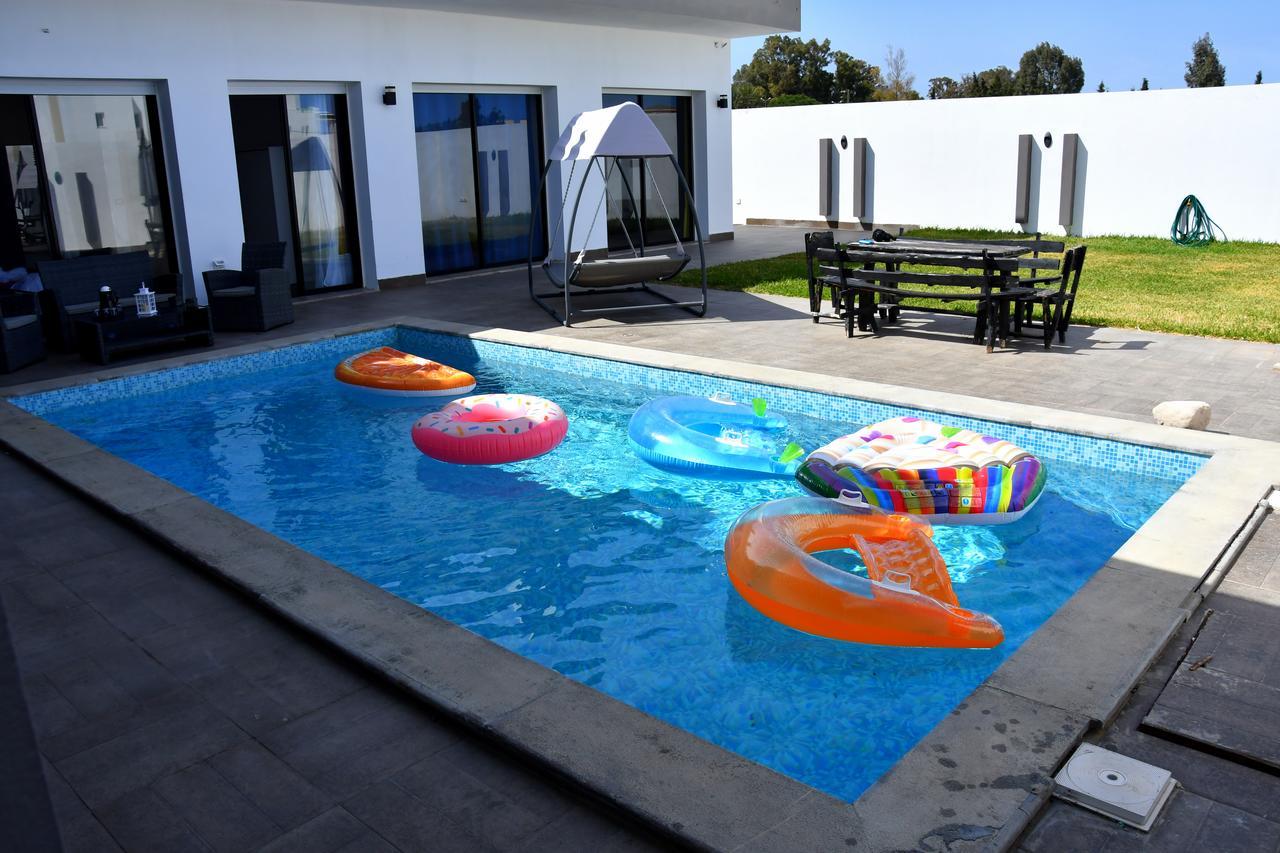 הוילה Yasmine Limo'S House מראה חיצוני תמונה